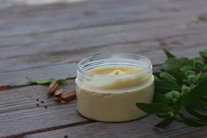 Crème capillaire à l’Ambunu, pour cheveux secs et très secs